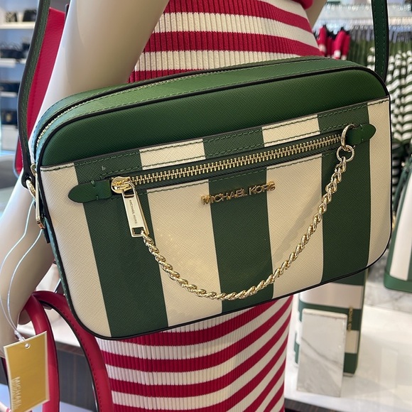 MICHAEL KORS
Jet Set Large EW Zip Chain XBody Saffiano Leather Crossbody Bag
NWT - Picture 4 of 16